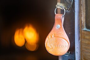 Storm Mountain Lodge Cabins & Dining