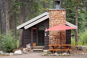 Storm Mountain Lodge Cabins & Dining