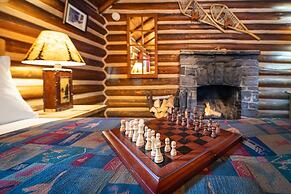 Storm Mountain Lodge Cabins & Dining