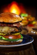 Storm Mountain Lodge Cabins & Dining