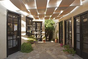 Sundance Apartments and Suites