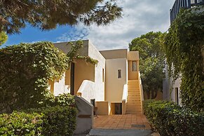 Sundance Apartments and Suites