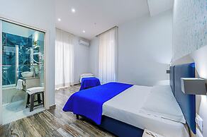 Napoli's Gold Hotel