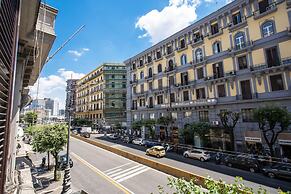 Napoli's Gold Hotel