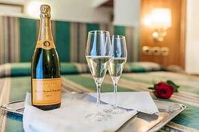 Raeli Hotel Floridia