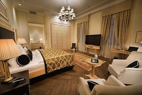 Wilson Palace by LOFT