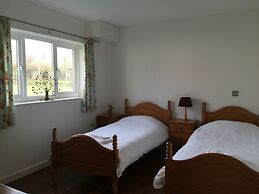 Stoneleigh Village