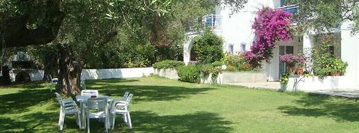 Xenios Faros Apartments