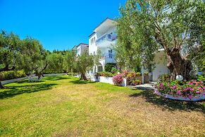 Xenios Faros Apartments