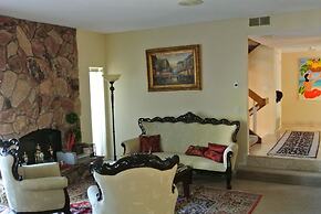Bed and Breakfast in Hollywood Hills