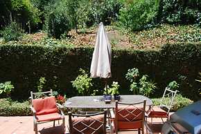 Bed and Breakfast in Hollywood Hills