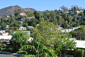 Bed and Breakfast in Hollywood Hills
