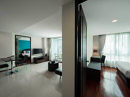 Silom Lofts Hotel