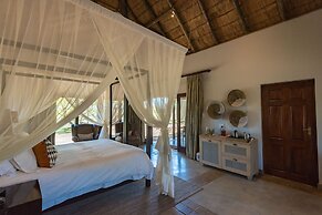 Inyati Game Lodge