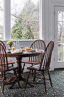Stone Mountain Manor