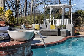 Stone Mountain Manor