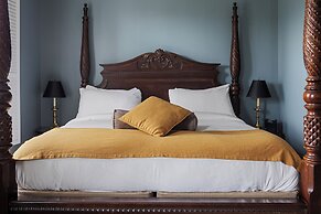 Stone Mountain Manor