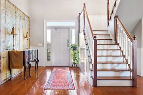 Stone Mountain Manor