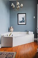 Stone Mountain Manor