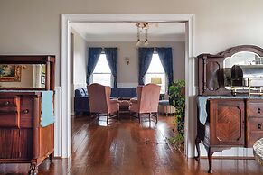 Stone Mountain Manor