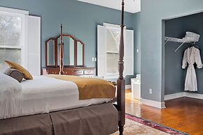 Stone Mountain Manor