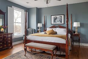 Stone Mountain Manor