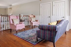 Stone Mountain Manor