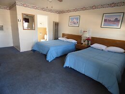 Rainbow Inn & Cottages