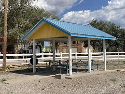 Rainbow Inn & Cottages