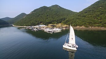 Hansan Marina Hotel & Resort