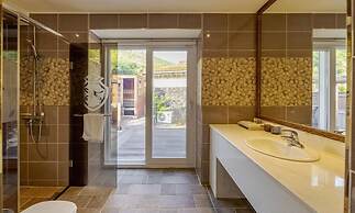 Hansan Marina Hotel & Resort