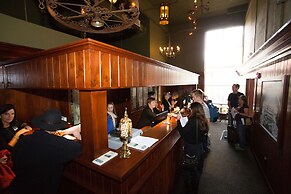 McMenamins Anderson School