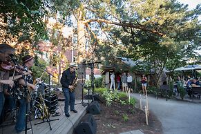 McMenamins Anderson School