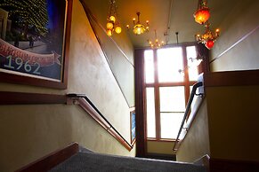 McMenamins Anderson School