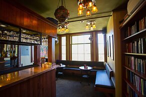 McMenamins Anderson School