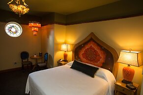 McMenamins Anderson School