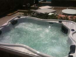 Sea Side Studios & Houses