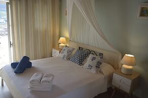 Sea Side Studios & Houses