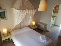 Sea Side Studios & Houses