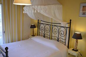 Sea Side Studios & Houses