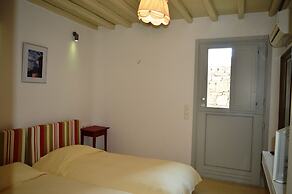 Sea Side Studios & Houses