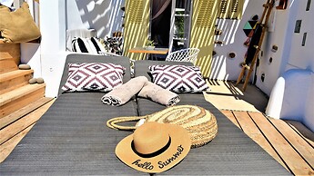 Sea Side Studios & Houses