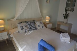 Sea Side Studios & Houses