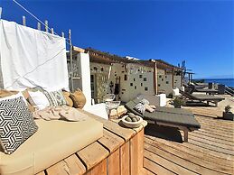 Sea Side Studios & Houses