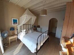 Sea Side Studios & Houses