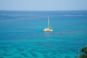 Sky View Beach Studio - Montego Bay Club