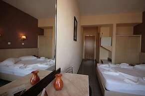 Dimitris Paritsa Hotel