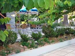 Dimitris Paritsa Hotel