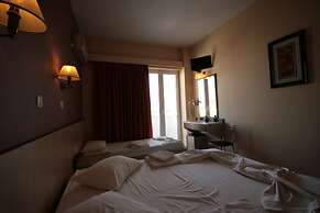 Dimitris Paritsa Hotel