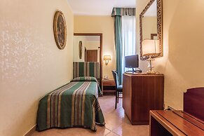 Raeli Hotel Archimede